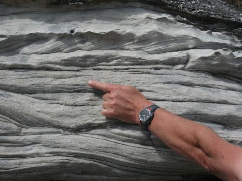 Herringbone CrossStratification